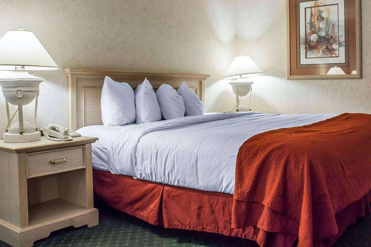 Baymont By Wyndham Safford Hotel Екстериор снимка