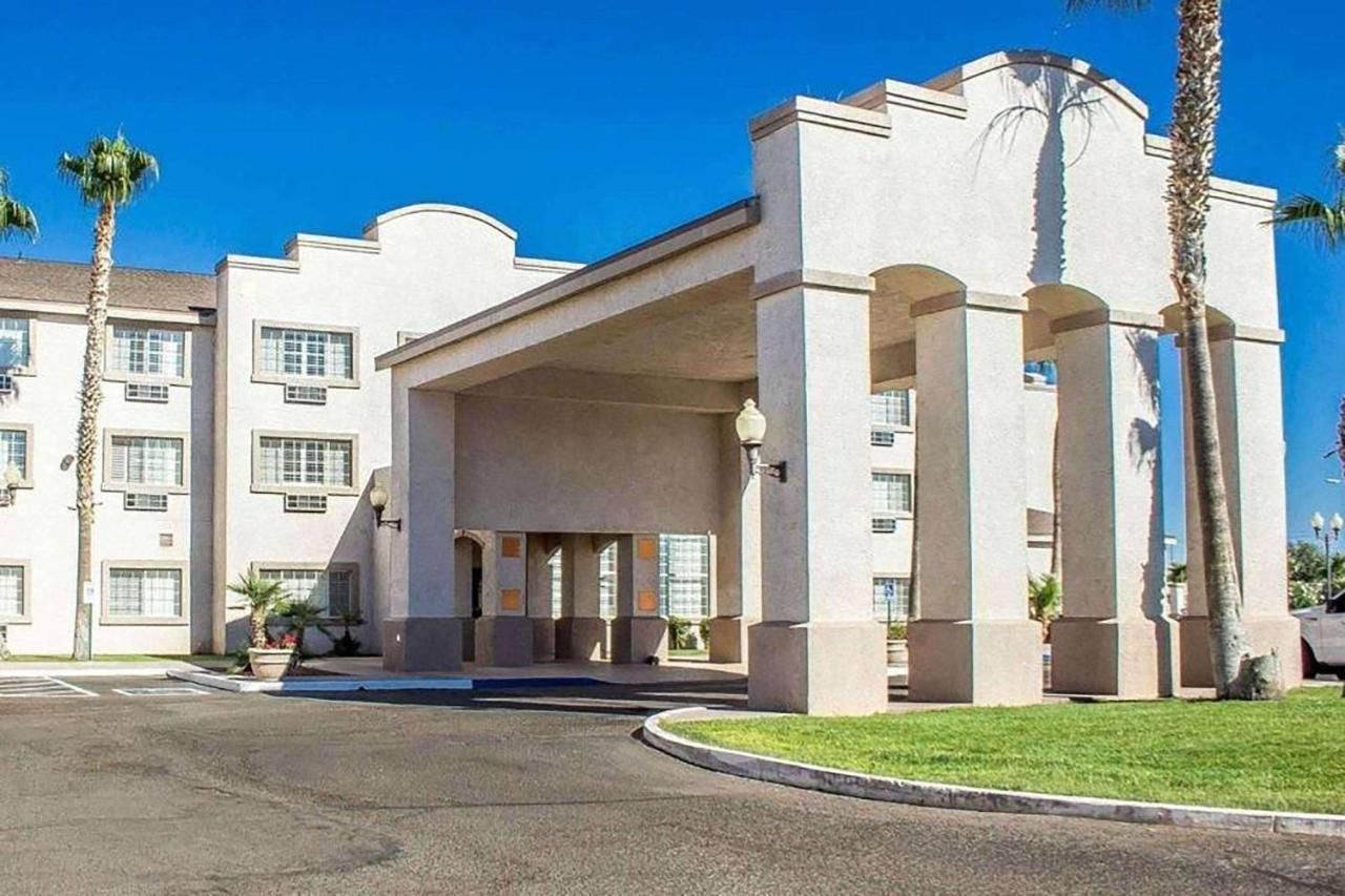 Baymont By Wyndham Safford Hotel Екстериор снимка