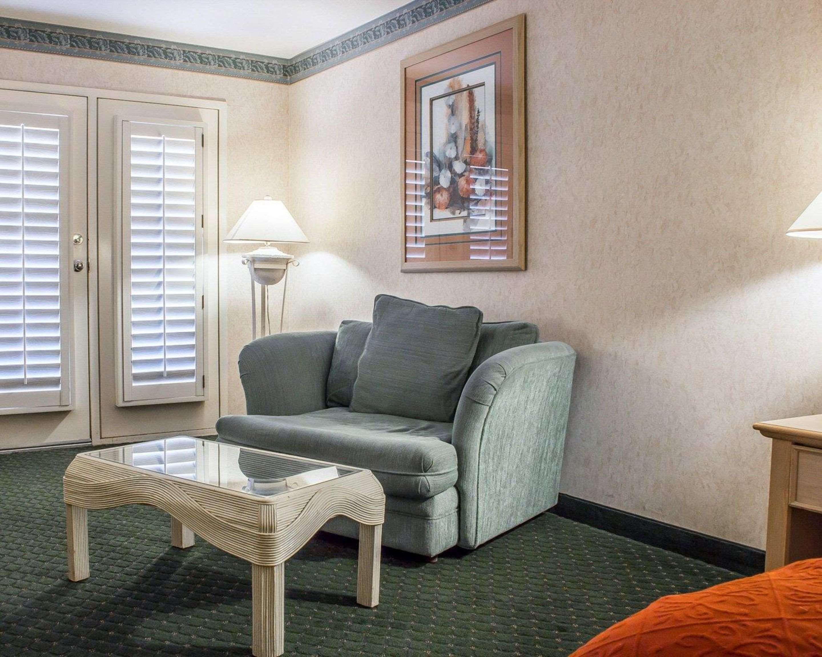Baymont By Wyndham Safford Hotel Екстериор снимка