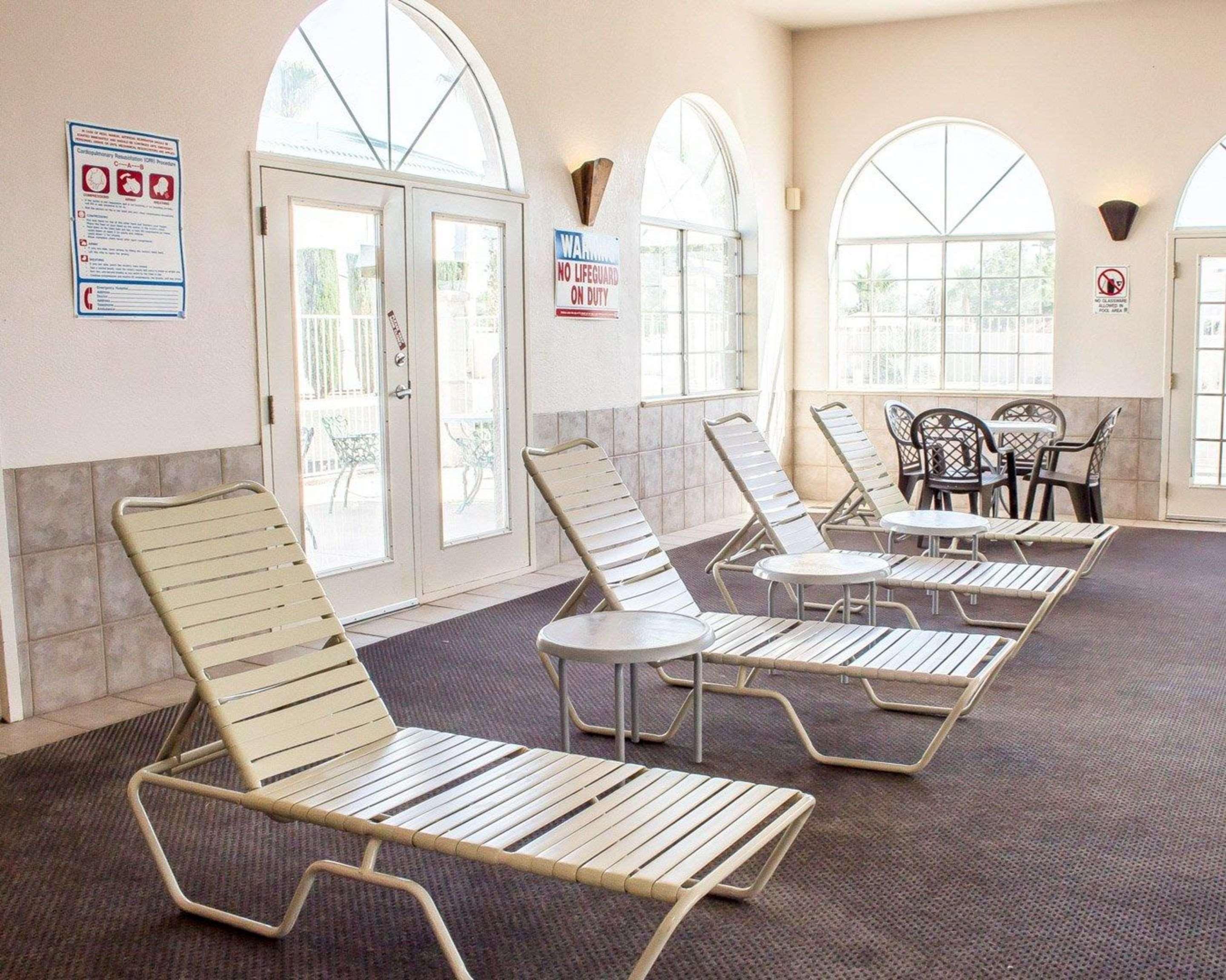 Baymont By Wyndham Safford Hotel Екстериор снимка
