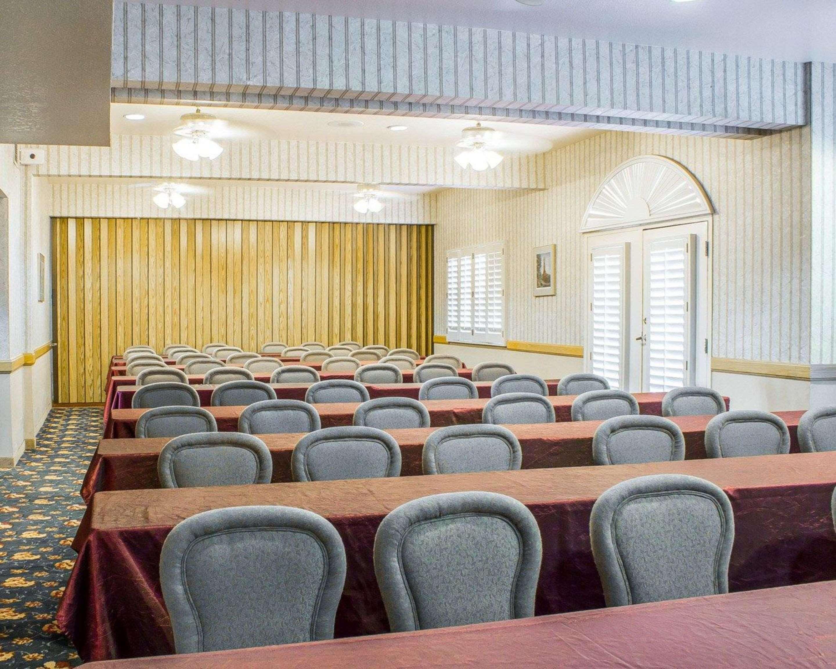 Baymont By Wyndham Safford Hotel Екстериор снимка
