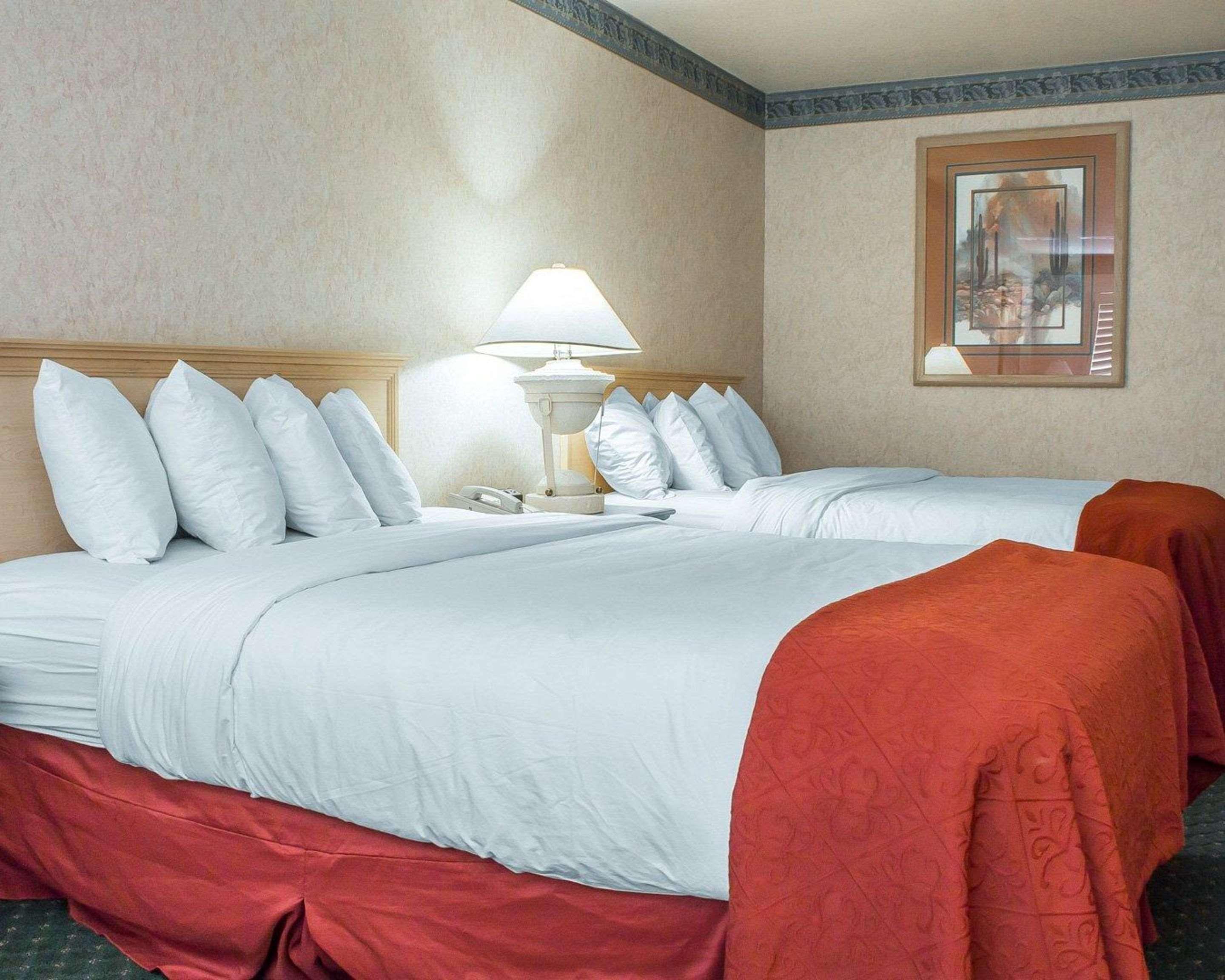Baymont By Wyndham Safford Hotel Екстериор снимка