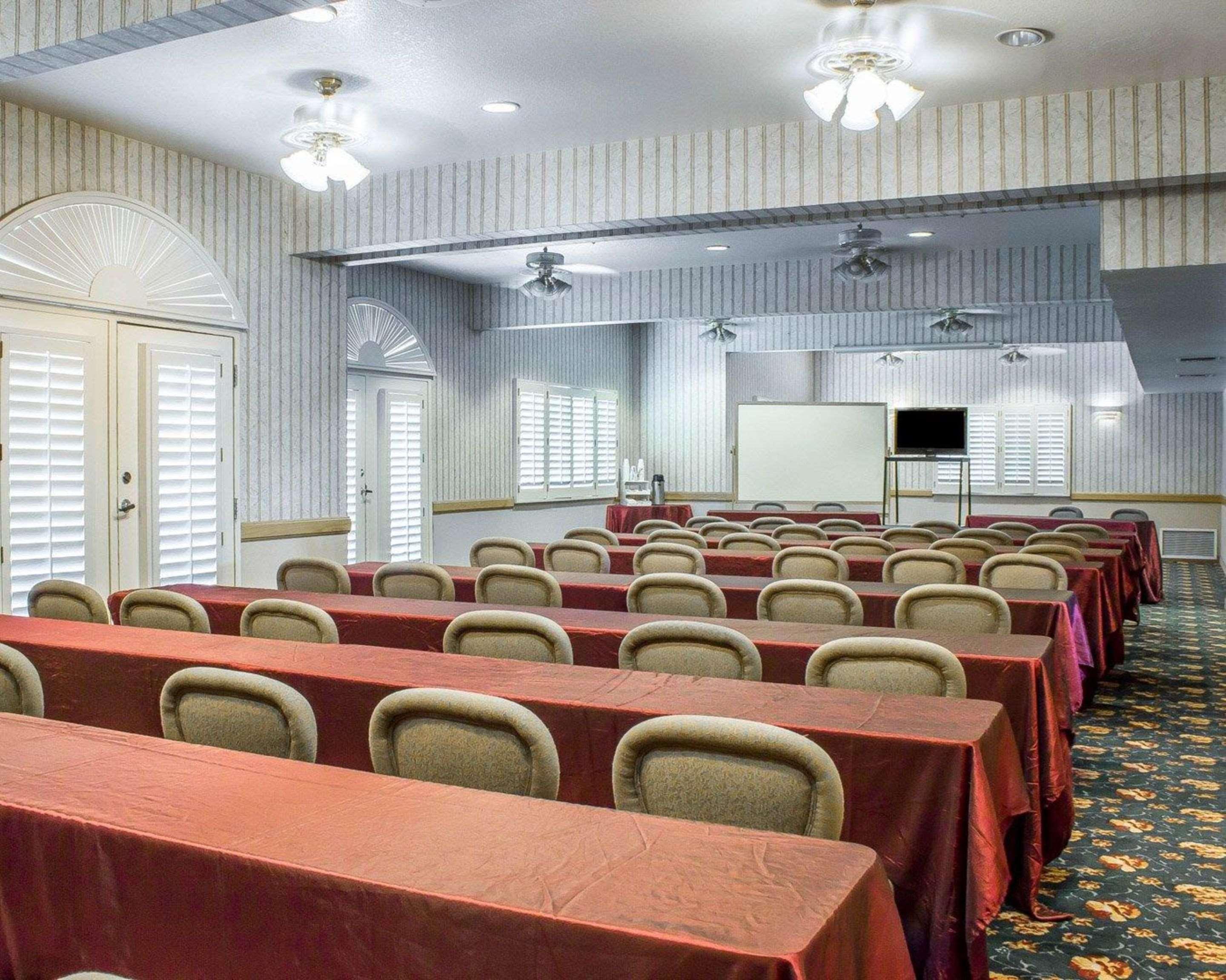 Baymont By Wyndham Safford Hotel Екстериор снимка