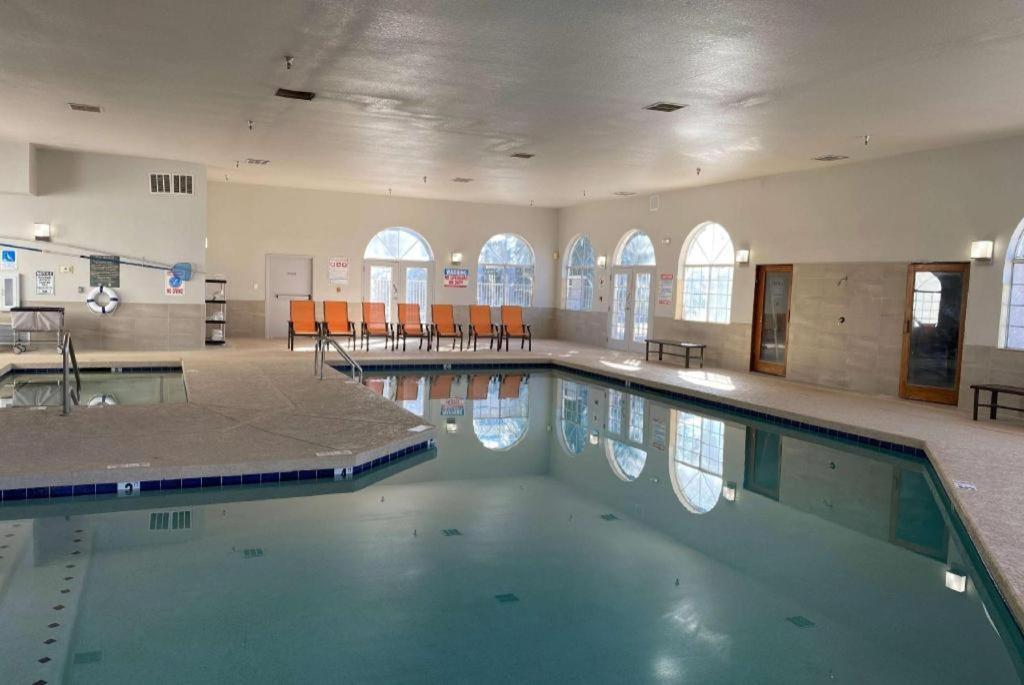 Baymont By Wyndham Safford Hotel Екстериор снимка