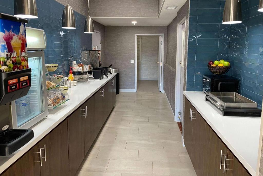 Baymont By Wyndham Safford Hotel Екстериор снимка